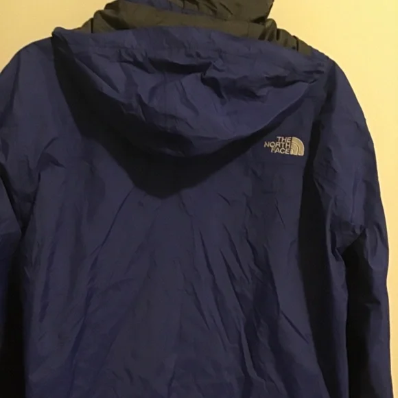 🔥🔥NEW CONDITION, MEDIUM, ALL WEATHER, THE NORTH FACE, MENSWEAR - Picture 2 of 2